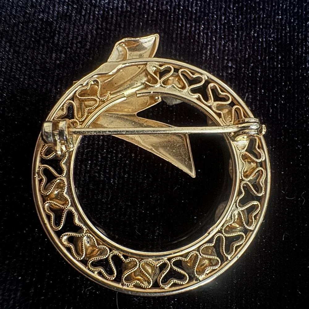 Vintage Wreath Brooch